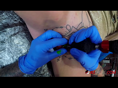 ❤️ Itin tatuiruota karšta Sully Savage gavo tatuiruotę ant savo klitorio Dulkinimasis prie mūsų lt.mrvideospornogratis.ru ☑